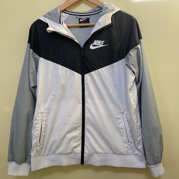 Nike wind breaker hoodie - Picture 1 of 9
